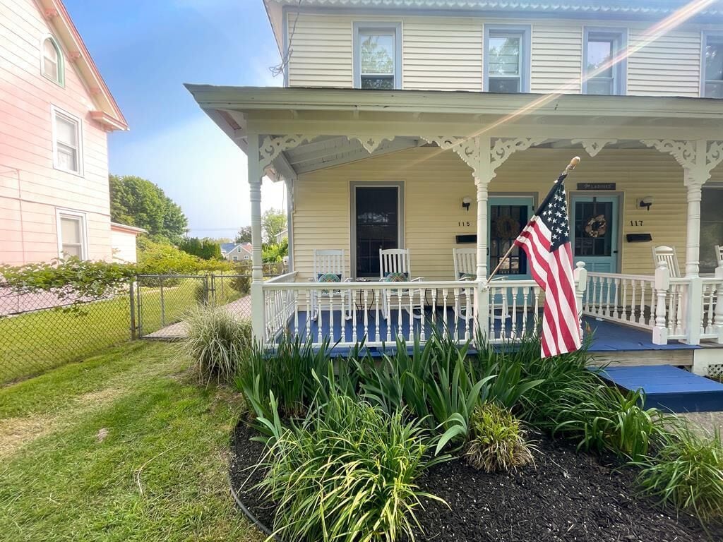 Pet Friendly, Walk to Washington St. Mall