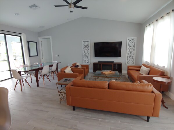 Smart TV, fireplace, offices, printers