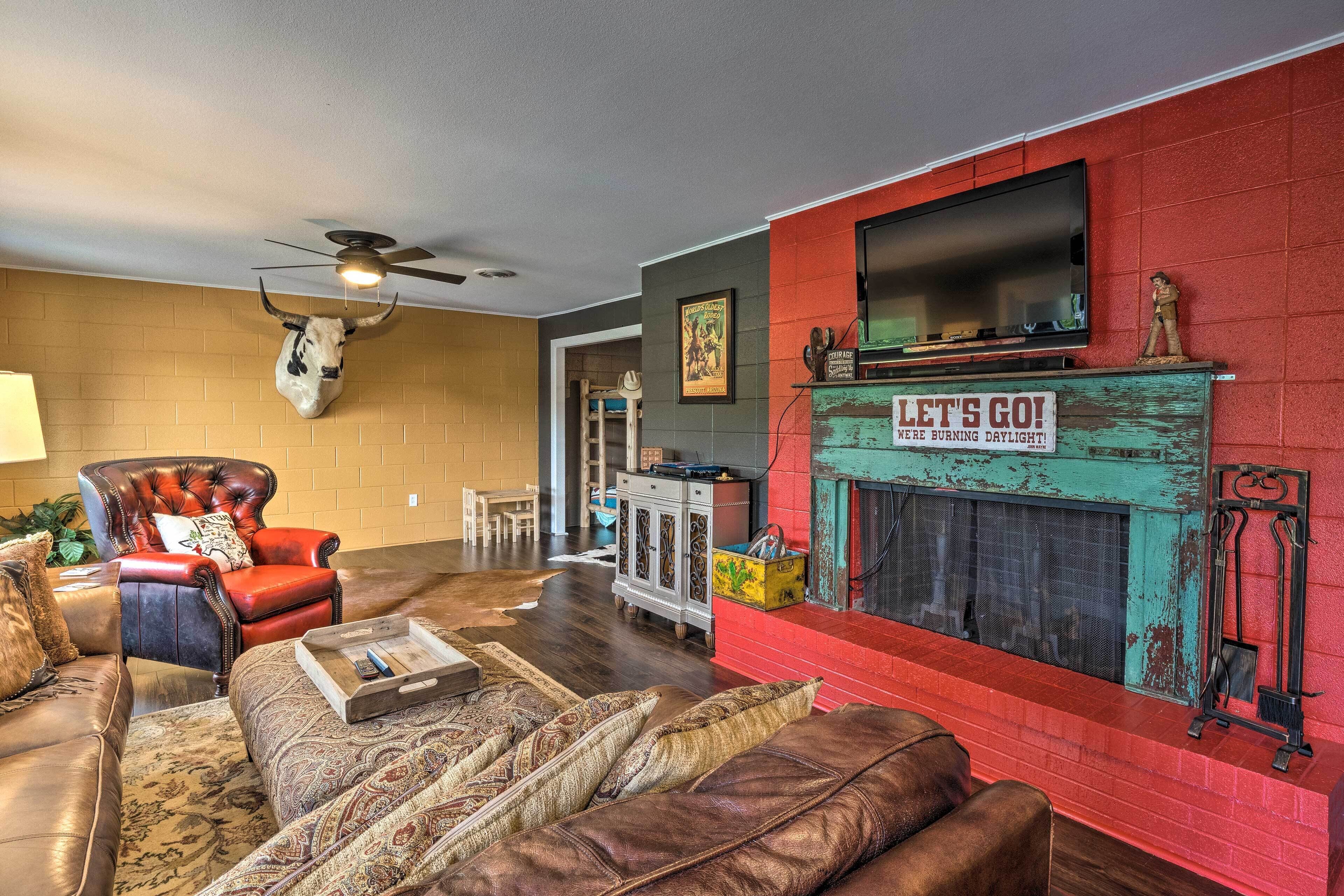 Chic Family-Friendly Home with Outdoor Oasis!