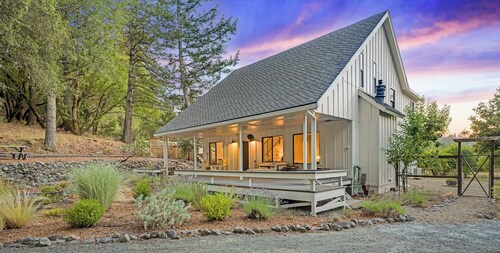 Calistoga Cottage - Hot Tub and Tastings Included