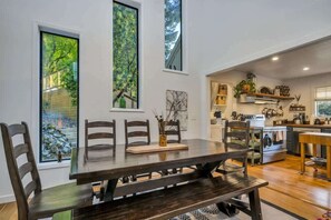 Dining - Calistoga Cottage - Hot Tub and Tastings Included (Calistoga)