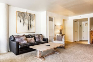 Smart-TV, Kamin, DVD-Player