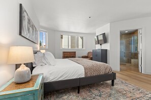 2 bedrooms, desk, free WiFi, bed sheets