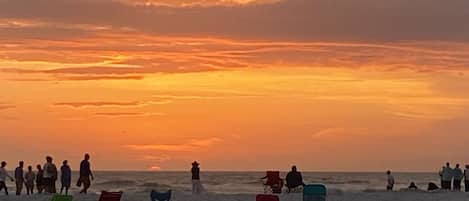 Plage à proximité, chaises longues