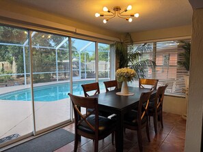 Dining - Villa Paradiso - Private Saltwater Pool - 5 Min to Siesta Key (Sarasota)