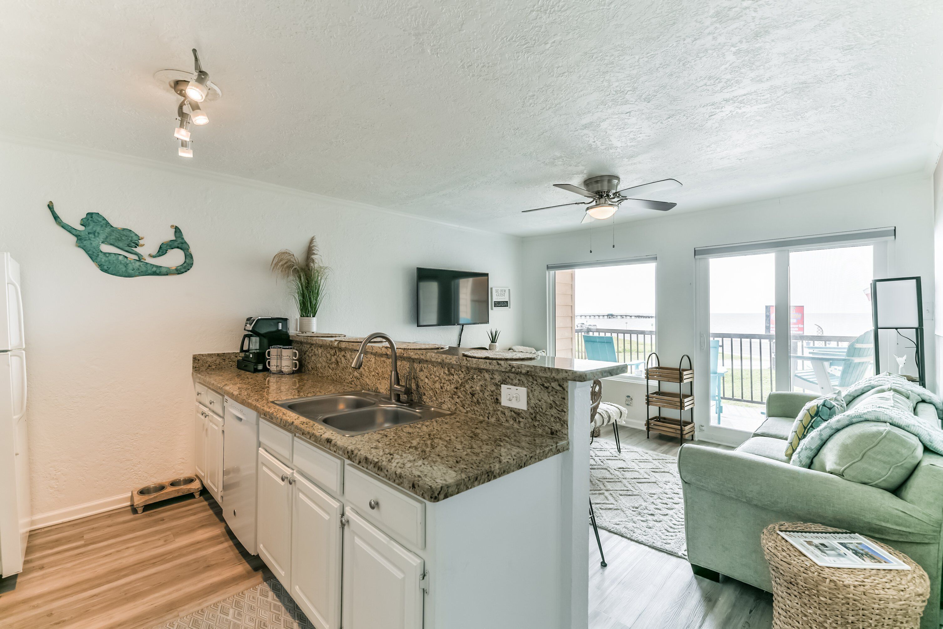 Jewell By The Sea, Oceanview, Pet Friendly, Great Pool at Maravilla