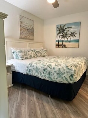 1 bedroom, iron/ironing board, WiFi, bed sheets - Jewell by the Sea, Oceanview, King Size Bed, Dog Friendly! (Galveston)