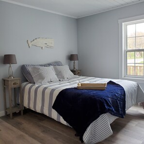 2 bedrooms, desk, iron/ironing board, travel cot