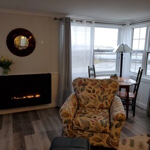 Smart TV, books, offices