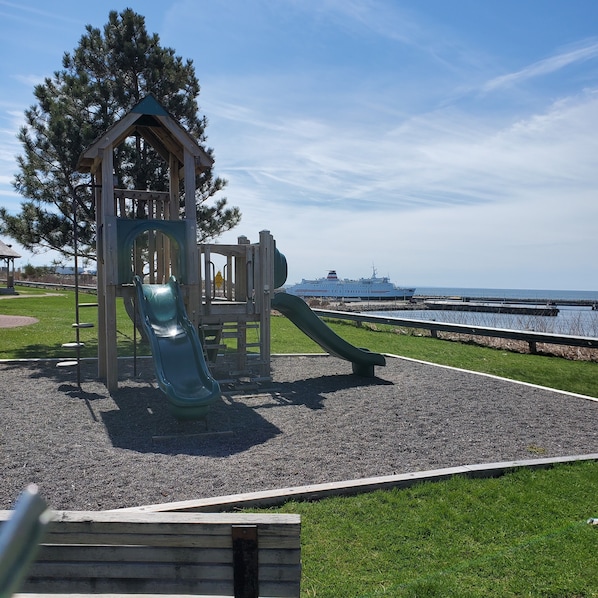 Children’s area - Newly renovated 2 bedroom house with view of the Souris Harbour & marina. (Souris)