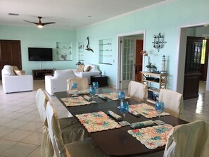 Dining - Situated on the Ocean Jacaranda Bay Villa (Nassau)