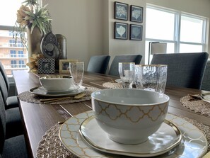 Dining - Luxury Oceanfront Condo in Daytona Beach Shores with Gorgeous Views! 4BR, 3BA (Daytona Beach Shores)