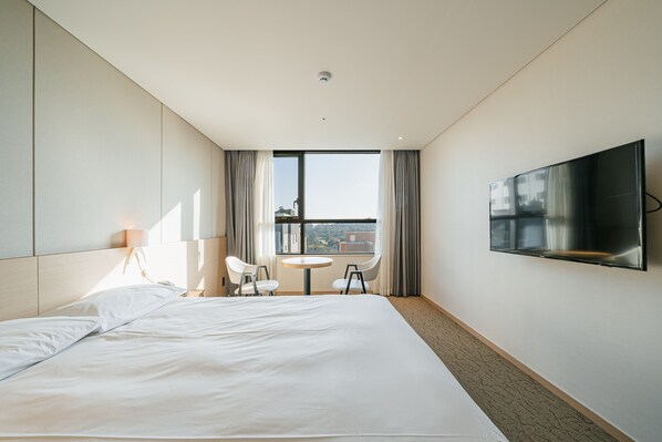 Superior Double Room | In-room safe, blackout drapes, free WiFi, bed sheets