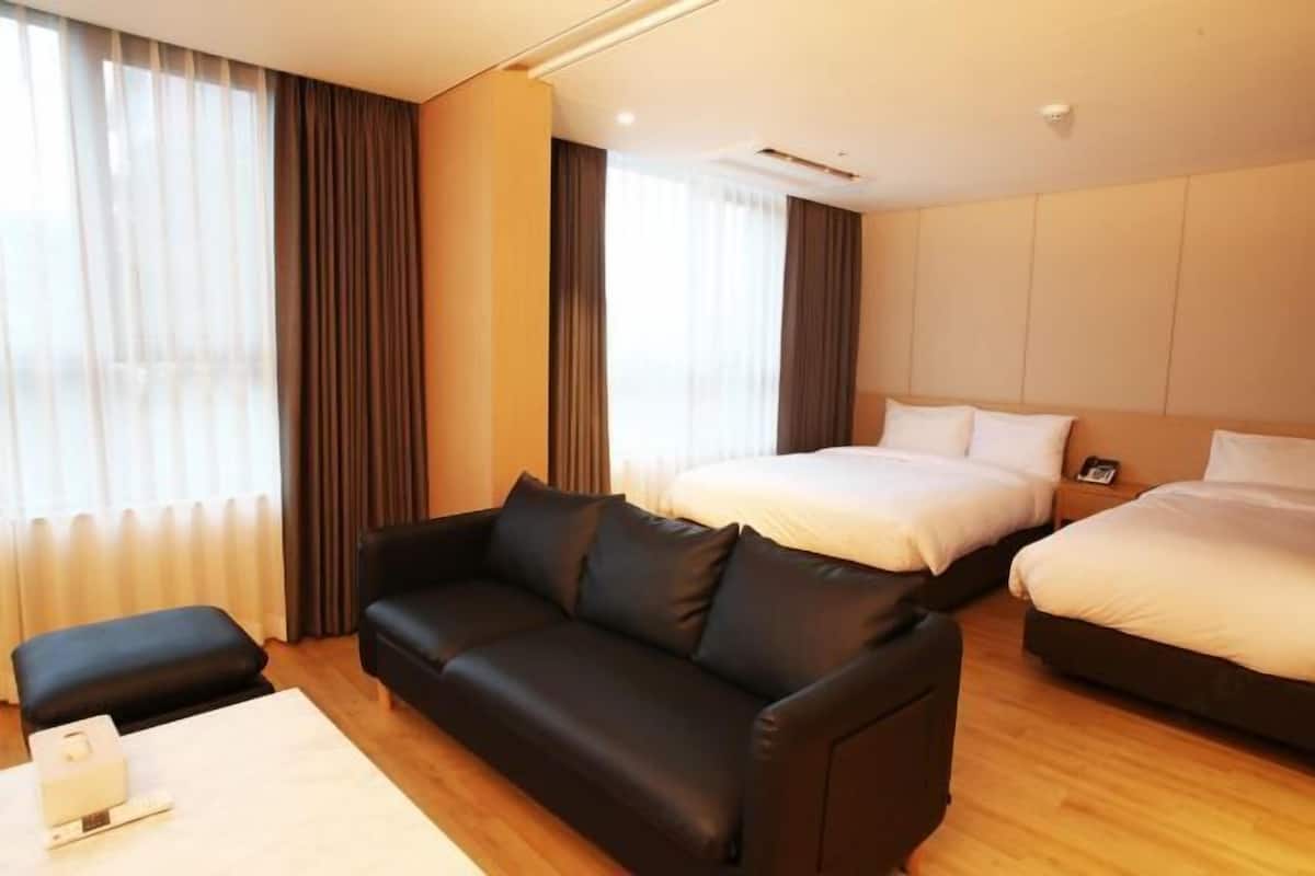 Een kluis op de kamer, verduisterende gordijnen, gratis wifi, beddengoed