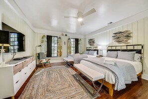 2 bedrooms, iron/ironing board, travel cot, free WiFi