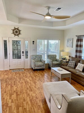 Interior - Waterfront Camp in Jourdan River Estates  (Bay St. Louis)