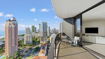 Luxury Apartment, 3 Bedrooms, Non Smoking, Ocean View | City view