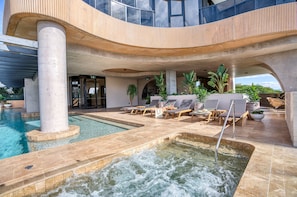 Bañera de hidromasaje exterior