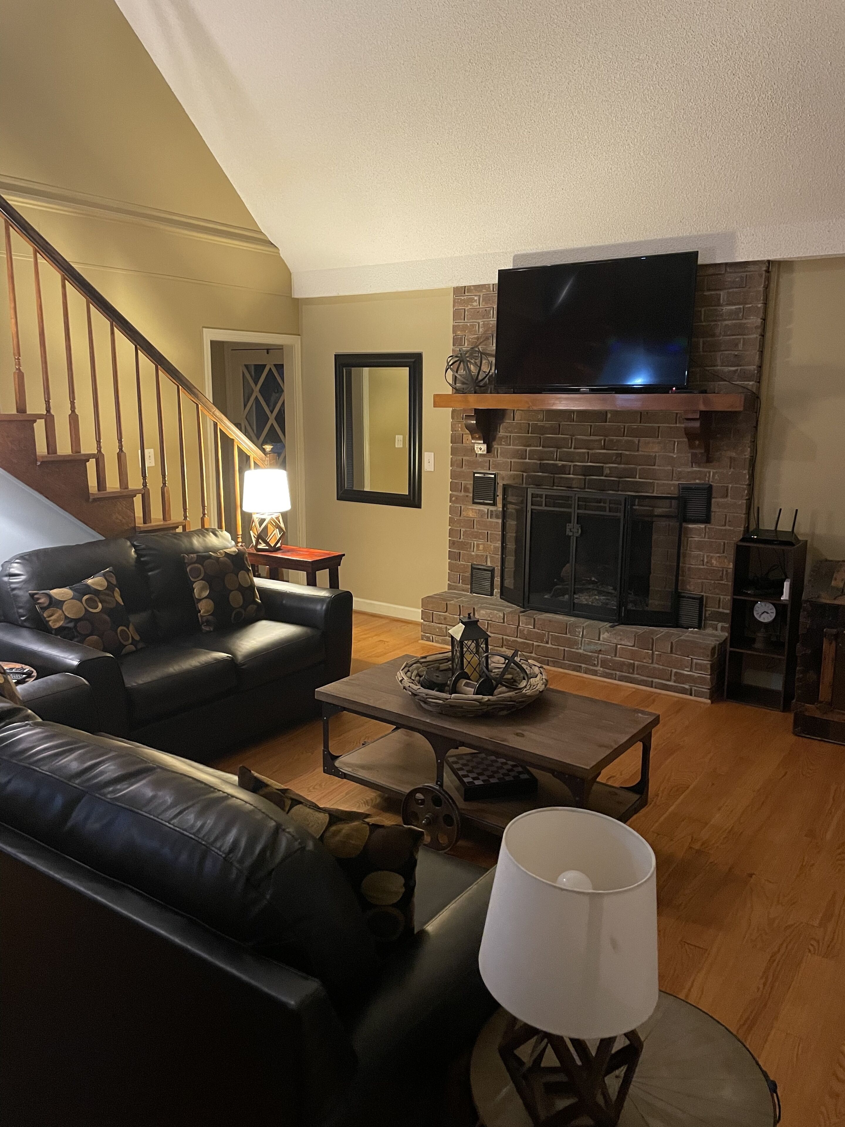 Two Palms Lakehouse in Santee Just minutes from I95