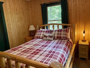 2 عدّة غرف نوم وواي فاي مجانًا وملاءات أسرّة