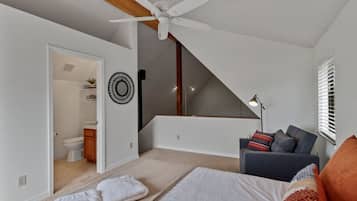 2 bedrooms, desk, free WiFi, bed sheets