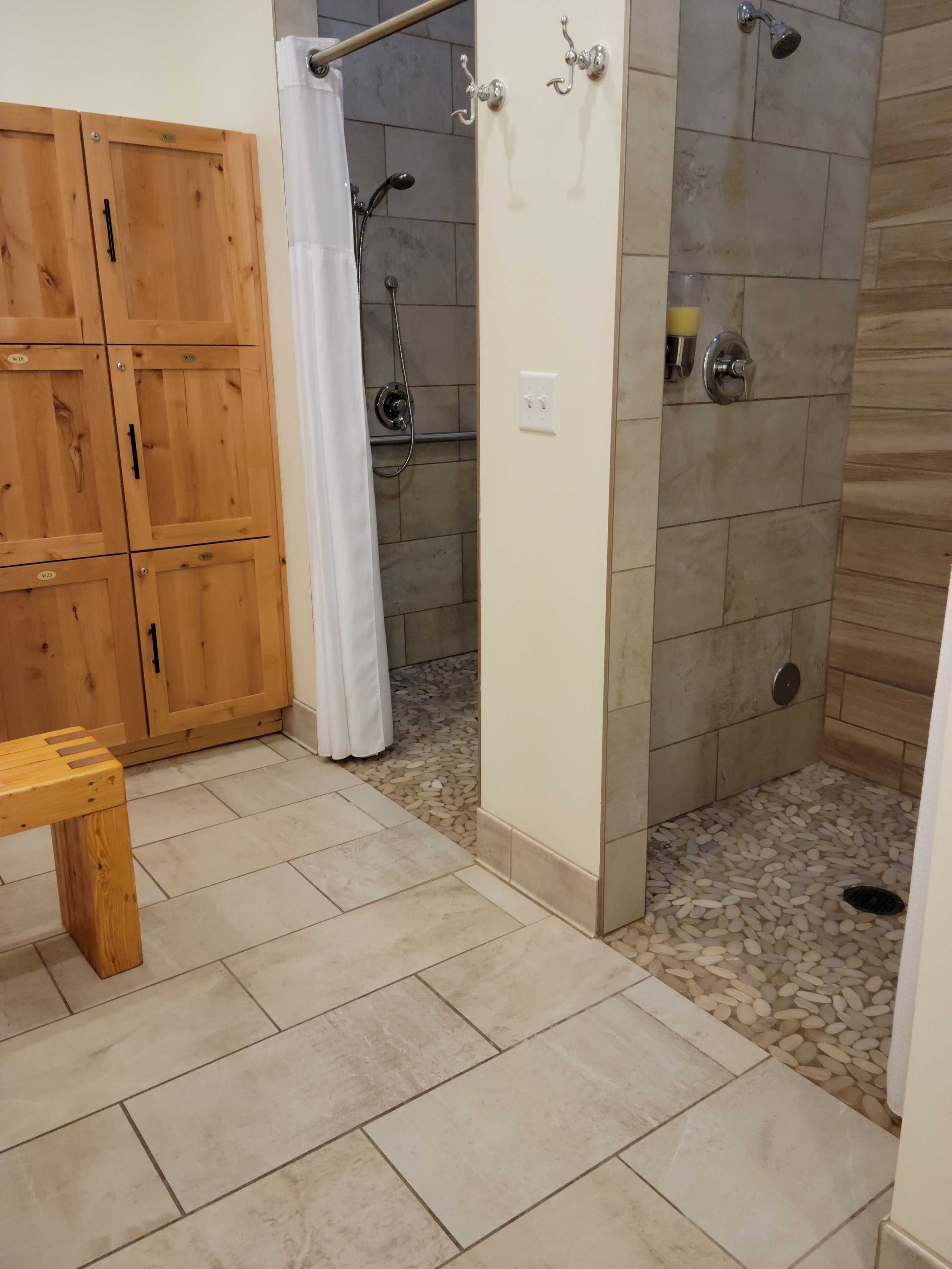 Condo in the woods Yellowstone, Golf, swimming, boating, snowmobiling 