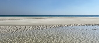 Sea'Esta Sands - Absolute Beachfront Property