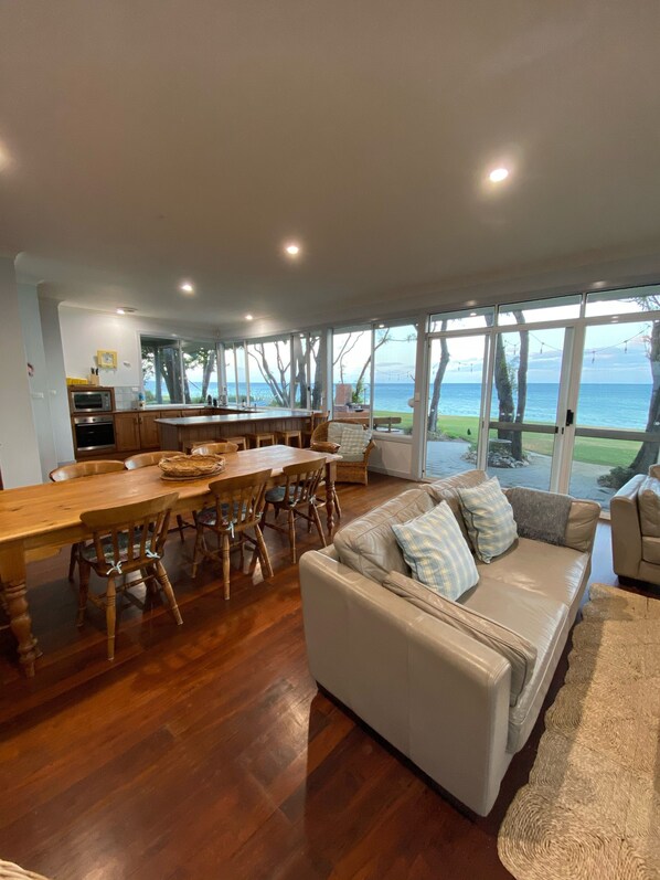 Smart TV, fireplace, toys, books