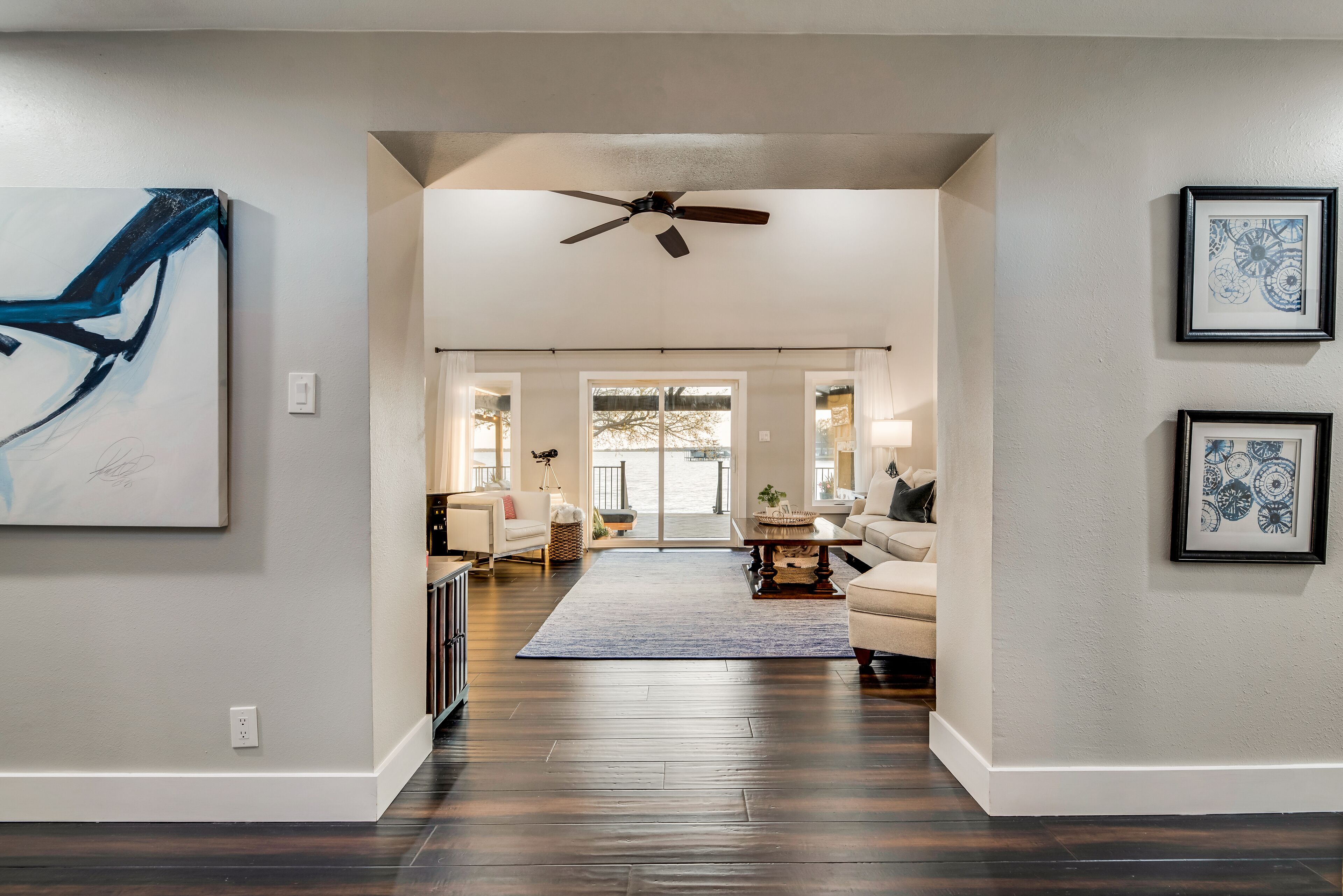 Luxury Lake Front House with Community Pool ***GOLF CART FOR RENT***