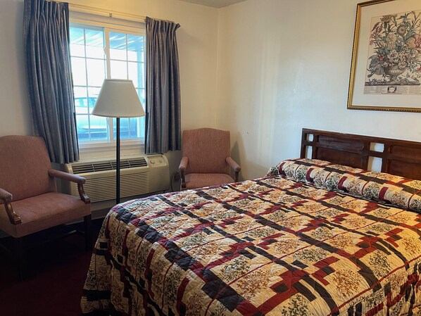 Habitación individual básica, 1 cama doble | Wifi gratis y ropa de cama