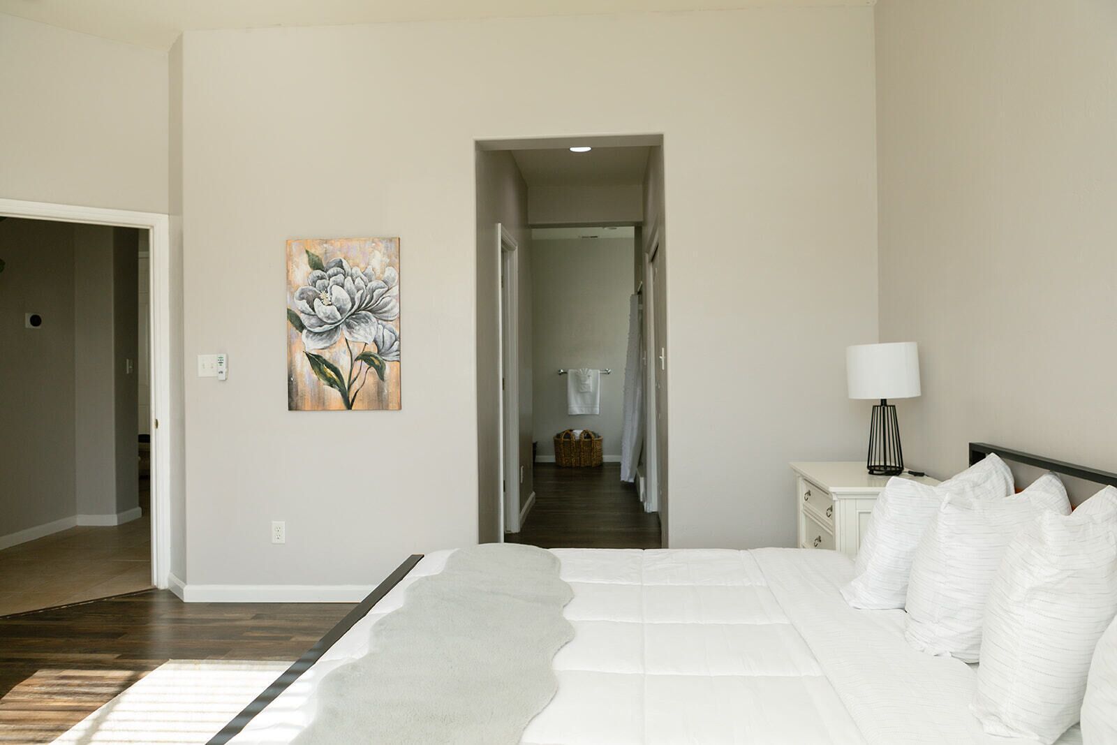 4 habitaciones, escritorio, tabla de planchar con plancha y wifi gratis 