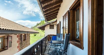 Appartement "Casa Sicina Albina" avec vue sur les montagnes, Wi-Fi et balcon