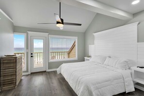 5 bedrooms, WiFi - Luxurious Gulf Front Home with Private Beach – Newly Renovated in Destin! (Destin)