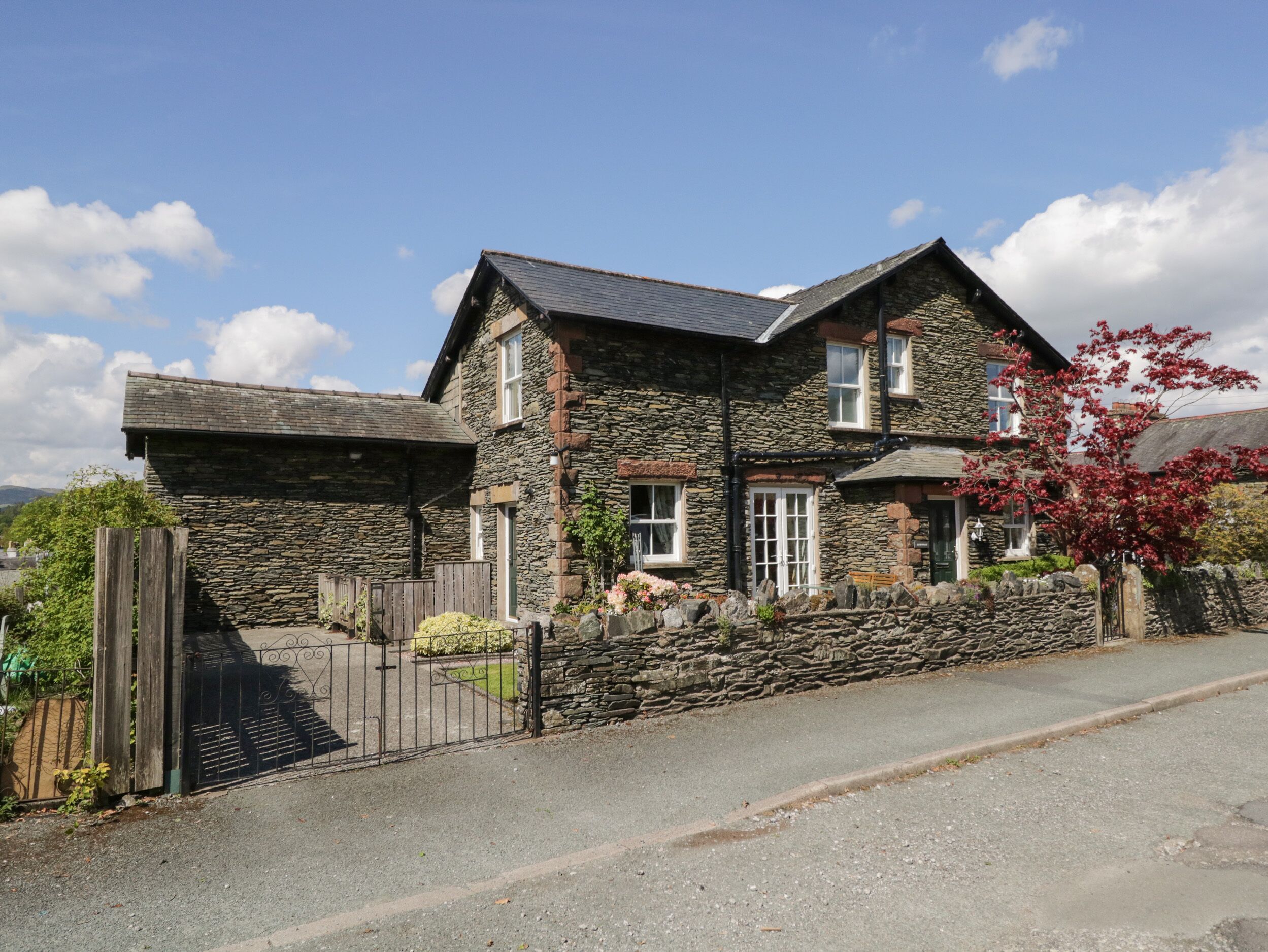 SILVERTHWAITE, family friendly, with a garden in Windermere