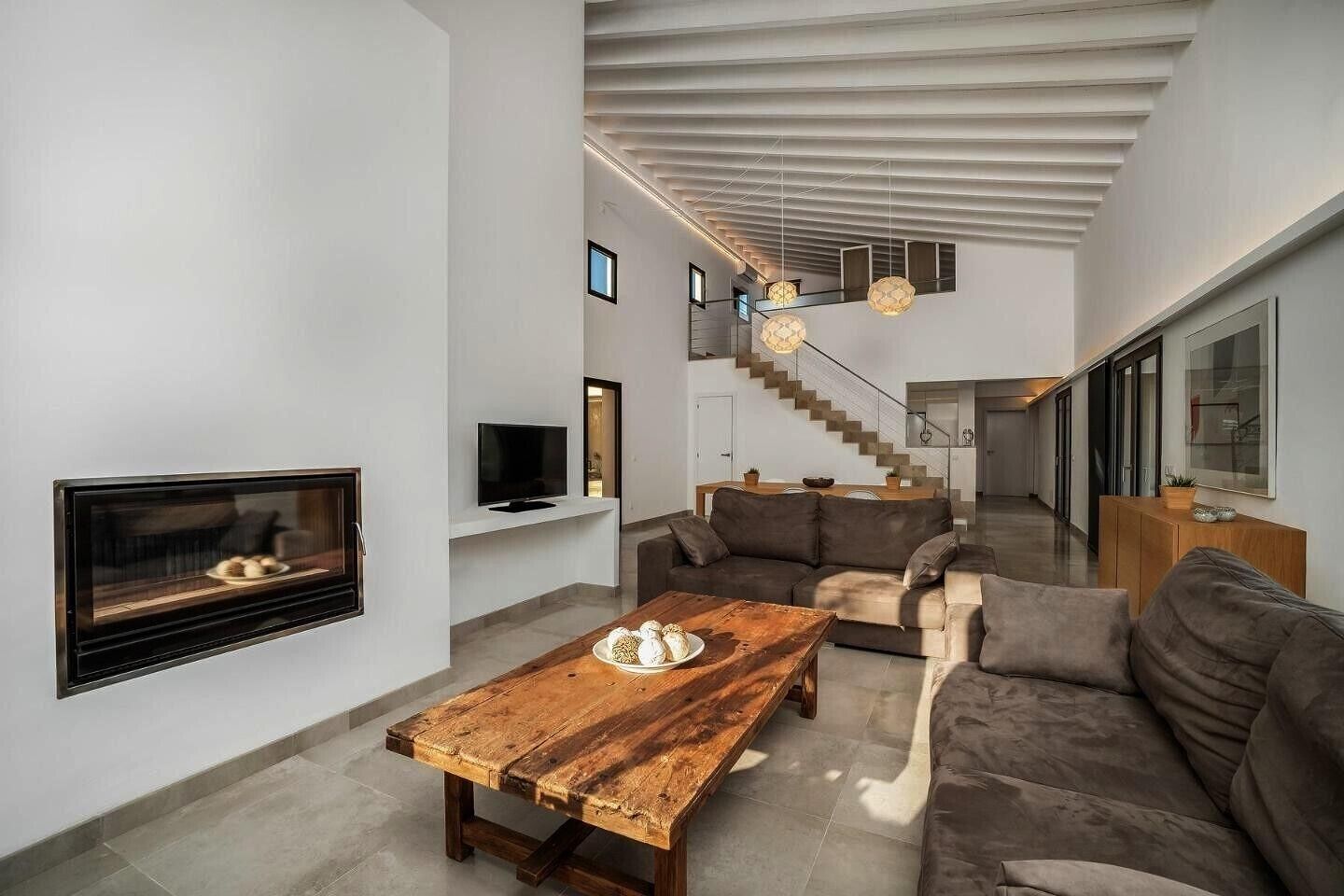 Télévision, table de tennis de table