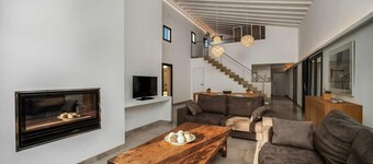 Holiday Home "Villa Can Llorenç" with Wi-Fi, A/C, Pool & Terrace