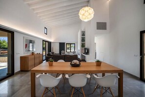 Dining - Holiday Home "Villa Can Llorenç" with Wi-Fi, A/C, Pool & Terrace (Porto Cristo)