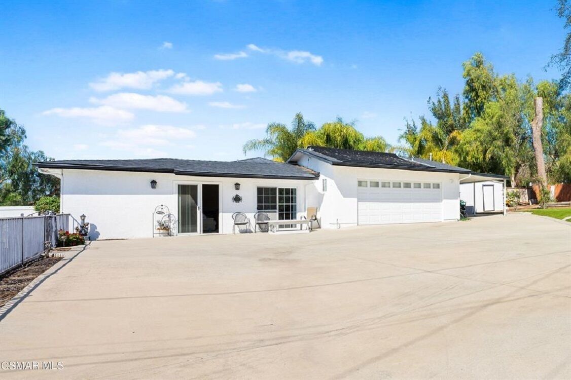 Entire guest house with access to pool area