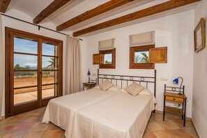 3 habitaciones, tabla de planchar con plancha y wifi gratis 