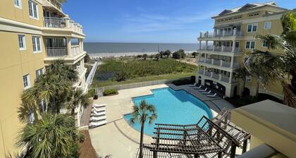 3 bedroom,baths, Pool, Land Trans from Dock, 4 passenger golf cart included!
