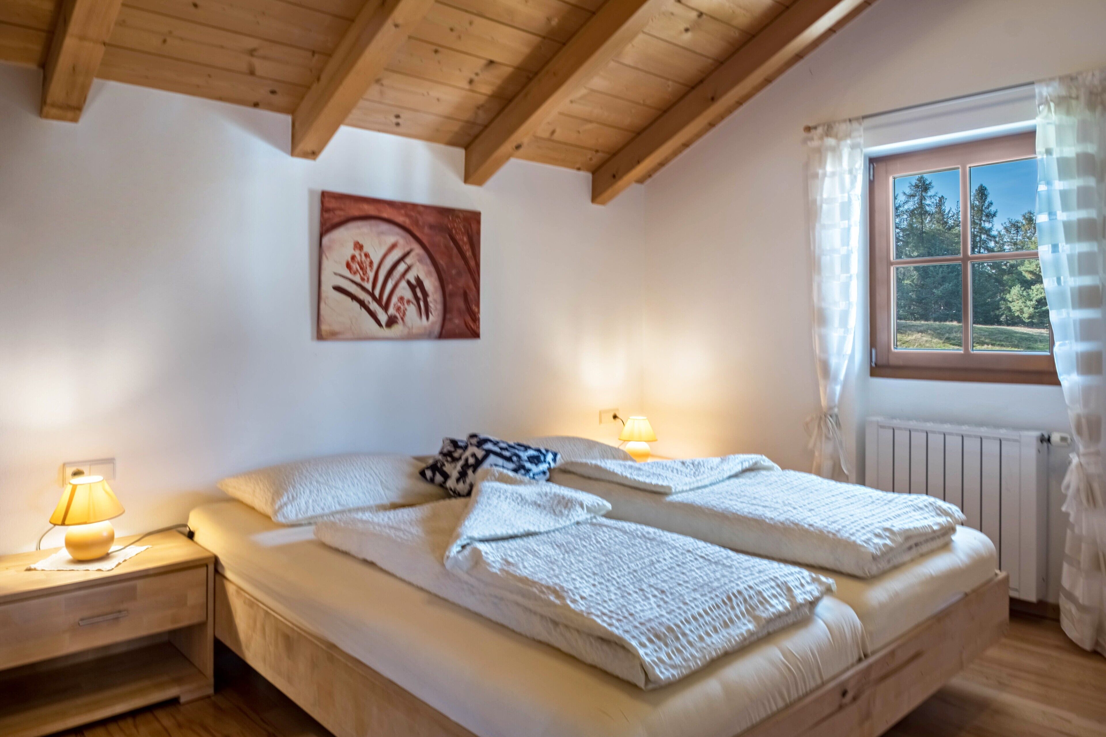 2 bedrooms, bed sheets