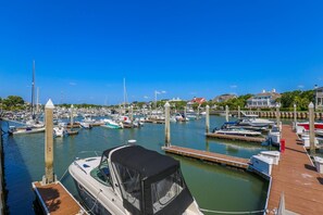 Marina - Majestic Views of IOP Marina, Morgan Creek and Our Community Pool & Sundeck!  10 Min Walk to Beach! (Isle of Palms)