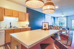 Unclassified image, 5 of 49, button