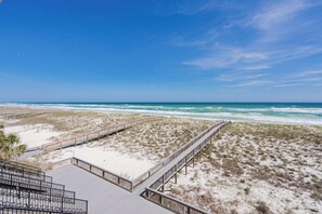 Unclassified image, 5 of 50, button - Hook, Wine, and Sinker Luxurious 4 bedroom Townhome! (Navarre Beach)