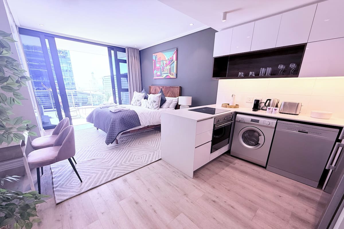 Apartment 1212B | Ropa de cama de alta calidad y camas con pillow-top