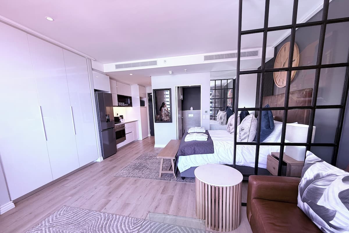 Apartment 2006 | Ropa de cama de alta calidad y camas con pillow-top