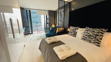 Apartment 1317 | 1 bedroom, premium bedding, pillow-top beds, in-room safe