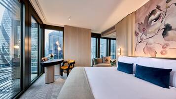 Habitación ejecutiva, vista a la ciudad | Ropa de cama hipoalergénica, edredón y minibar