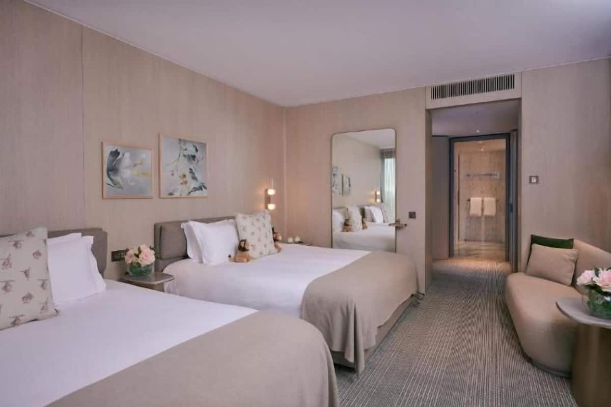 Hypo-allergenic bedding, down duvets, minibar, in-room safe