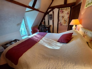 3 chambres, lit parapluie, Wi-Fi gratuit, draps fournis